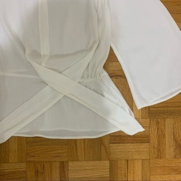Bershka Romantic White Blouse with 3/4 Sleeves Women's Size Medium Flowy Boho - Picture 4 of 10